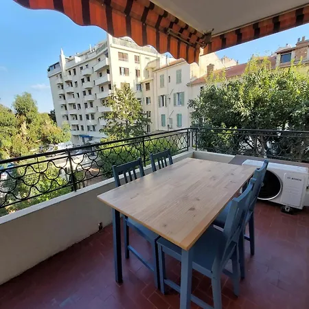 Centre Avec Parking Et Terrasse Апартаменты Канны